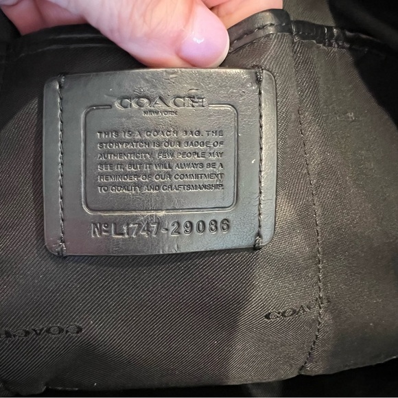 Coach Turnlock Tote (29086) Black EUC - Picture 3 of 12